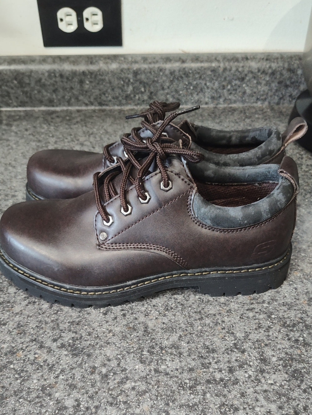 Skechers  Mens Brown Leather Lace-Up Oxfords